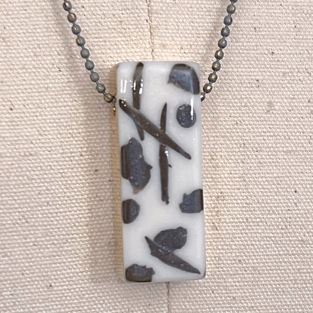 NWOT Grecian Black & White & Gold Abstract Tile Ball Chain Necklace